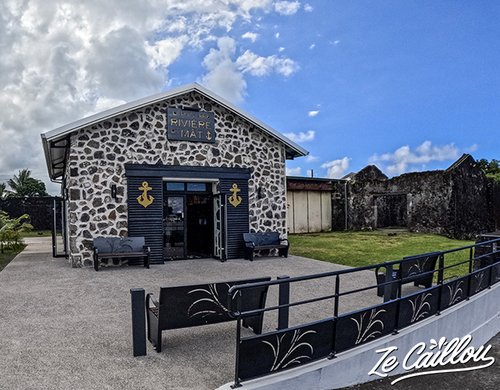 1-distillerie-riviere-du-mat-accueil-moellon